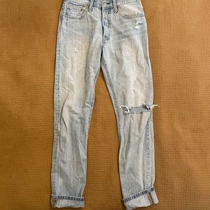Levi’s 501s light distressed wash 28w 32l